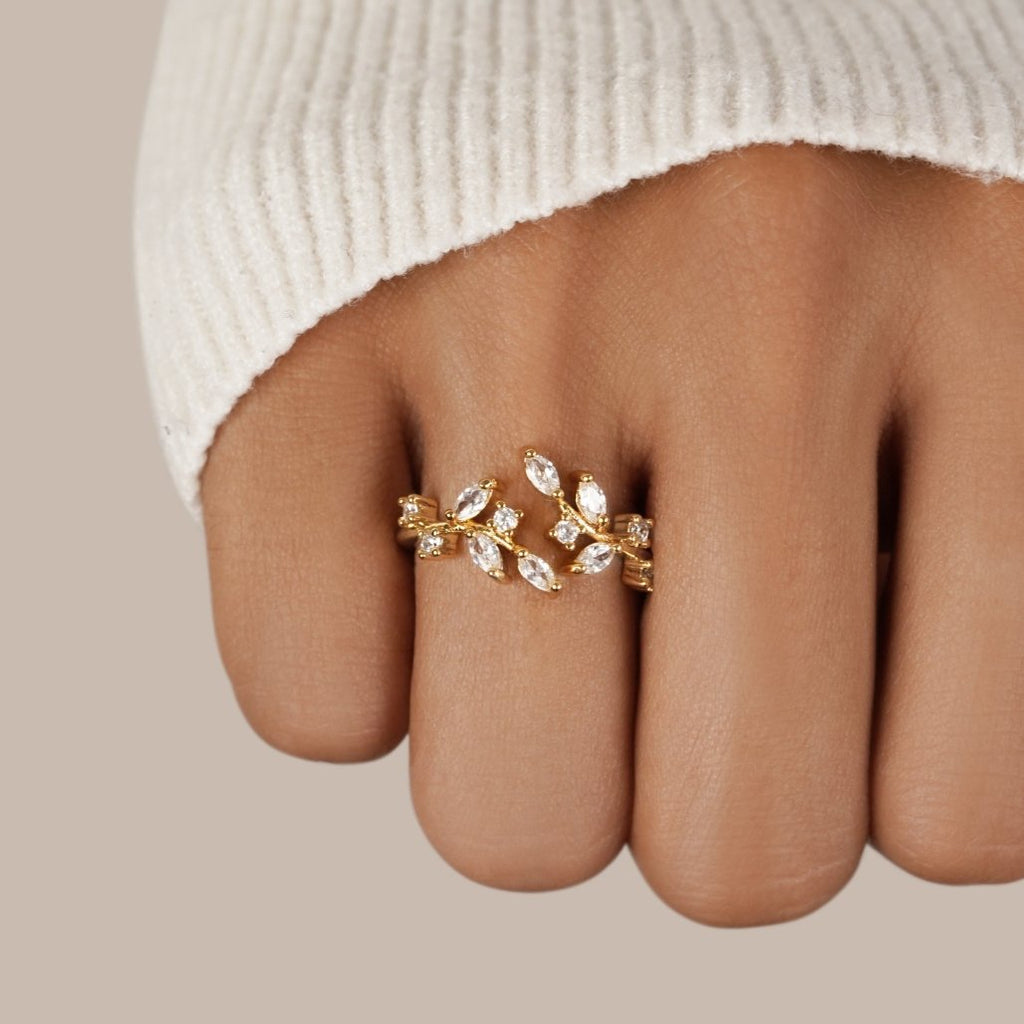 18K Gold Crystal Vine Ring