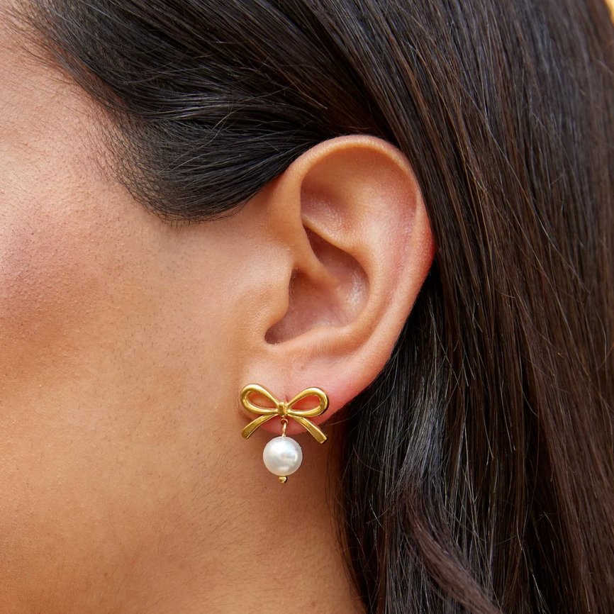 Laila Bow Pearl Earrings
